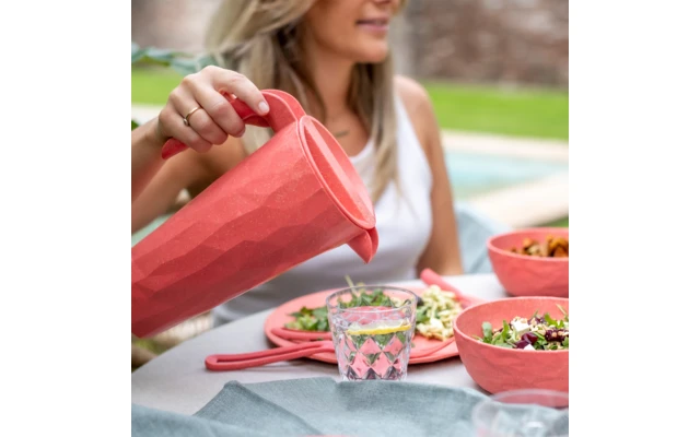 Koziol Club Pitcher Superglas Kanne Mit Deckel 1,5 Liter Nature Ash Grey 3 Koziol Club Pitcher Superglas Kanne Mit Deckel 1,5 Liter Nature Ash Grey – Bild 3